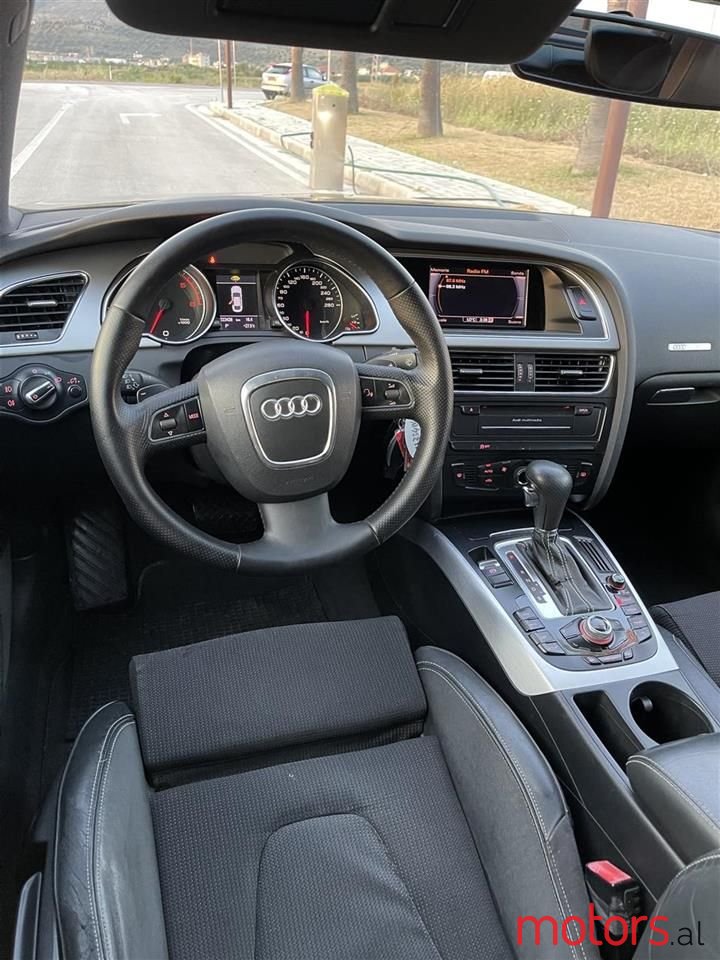 2011' Audi A5 photo #5