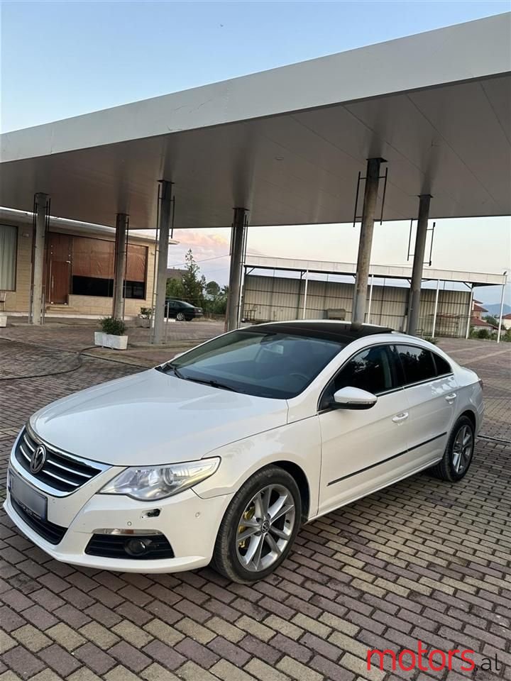 2011' Volkswagen Passat photo #6