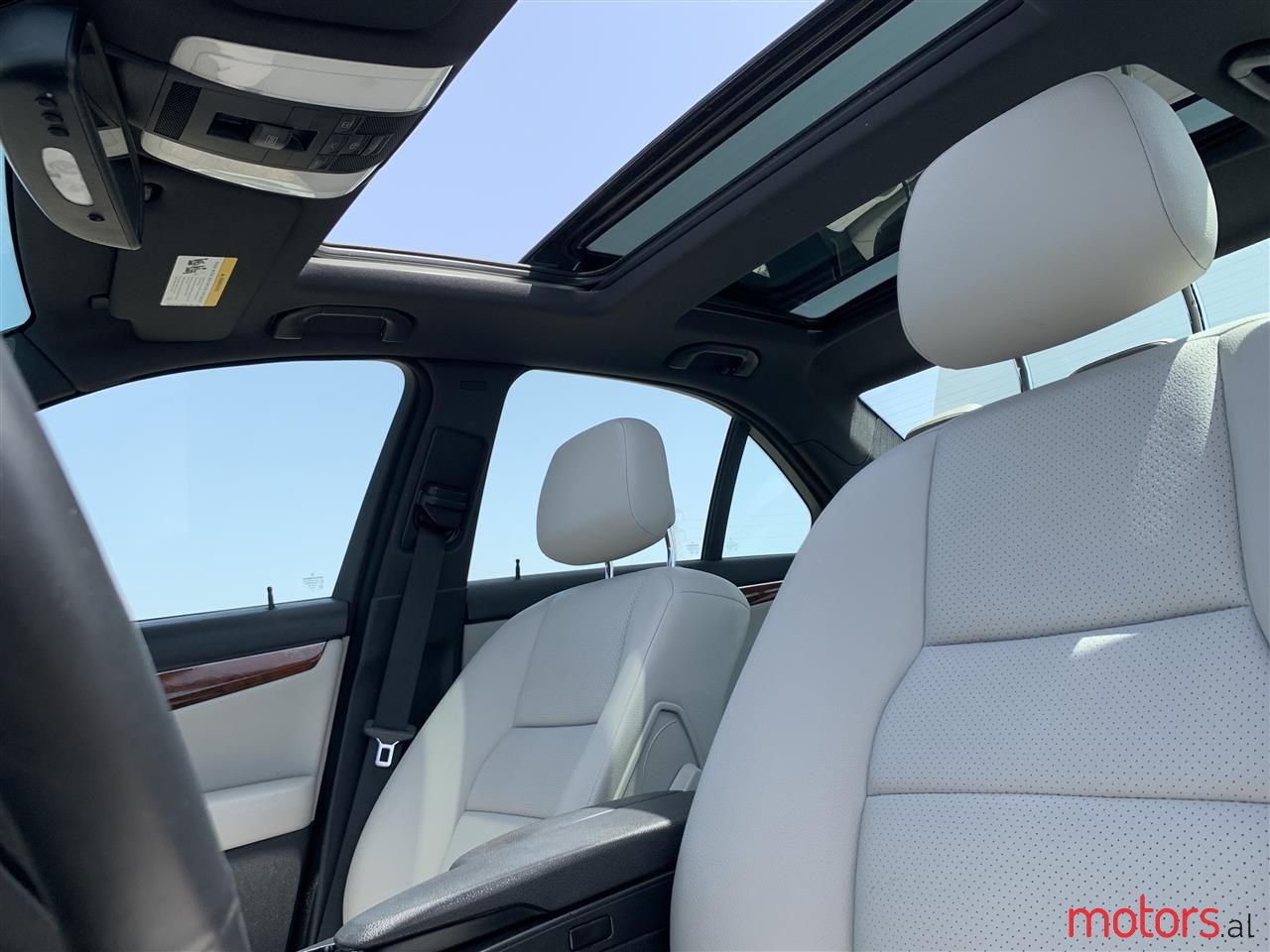 2010' Mercedes-Benz C 300 photo #5