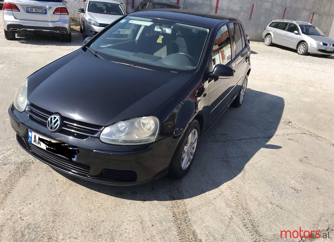 2004' Volkswagen Golf photo #1