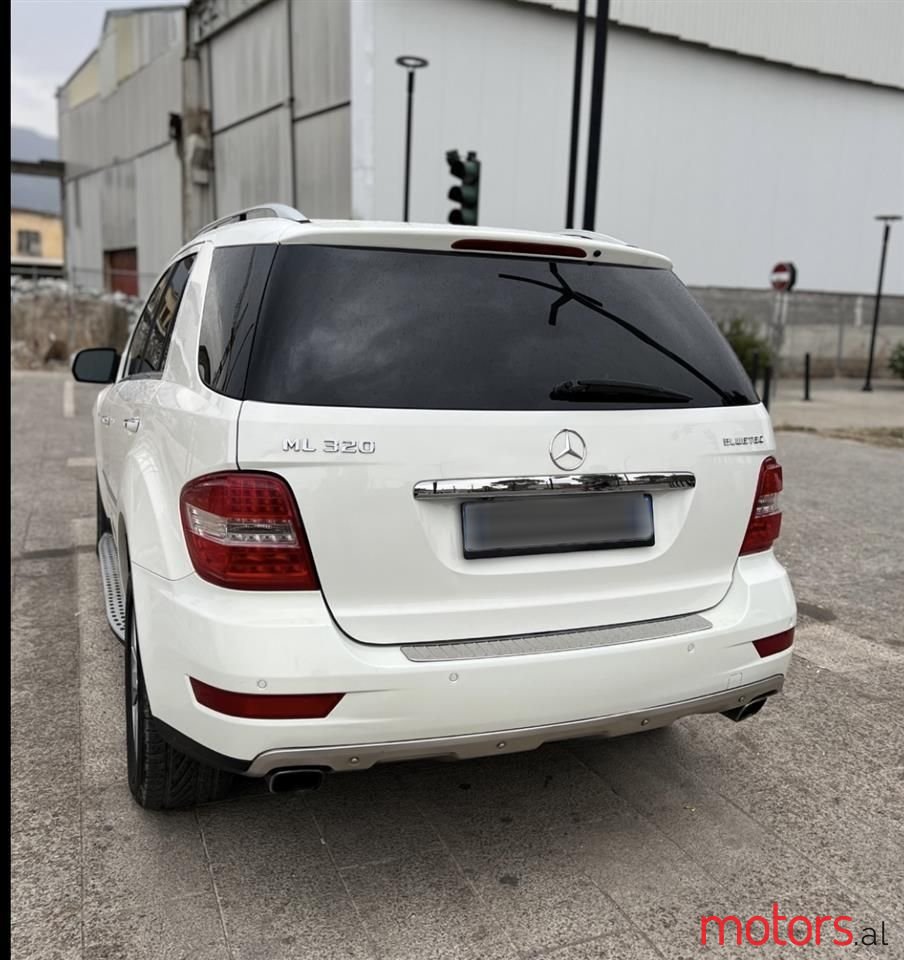 2010' Mercedes-Benz ML 320 photo #3