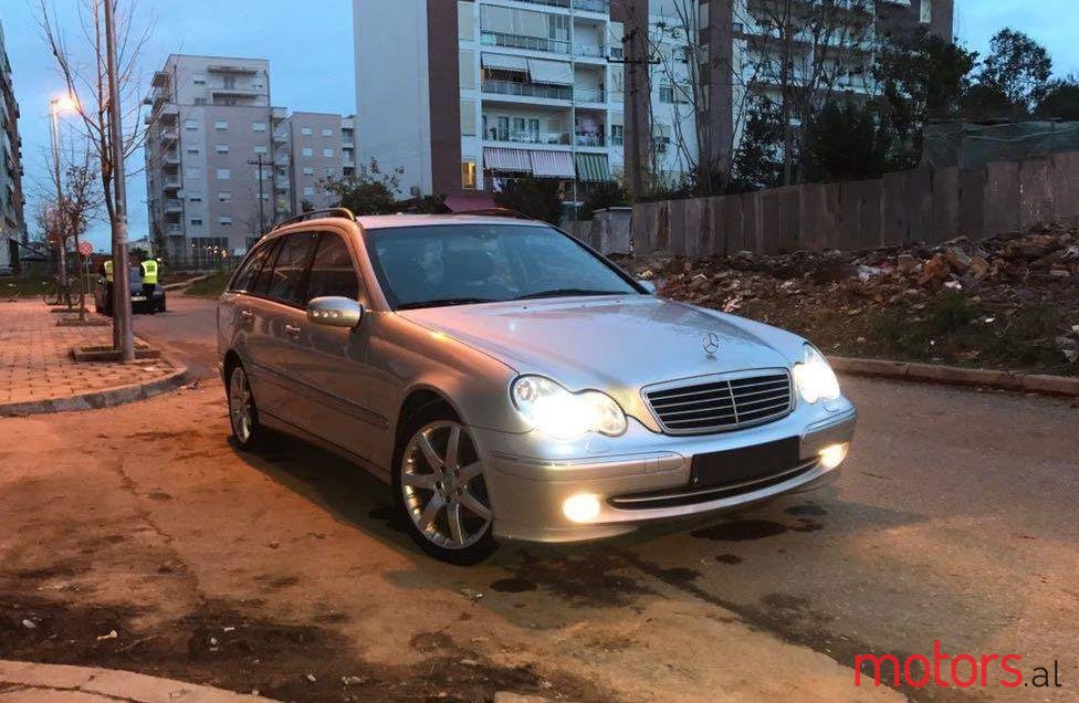 2004' Mercedes-Benz C 220 photo #1