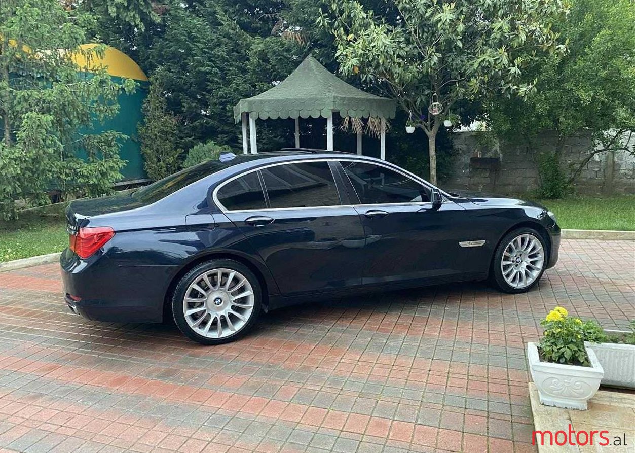 2010' BMW 750 photo #1