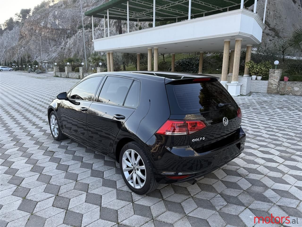2015' Volkswagen Golf photo #6