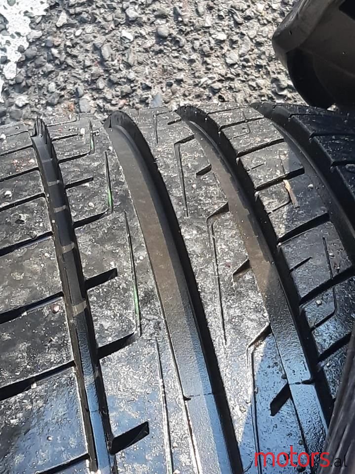 2004' Mercedes-Benz E 220 photo #2