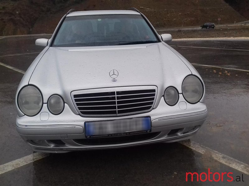 2001' Mercedes-Benz 270 photo #1