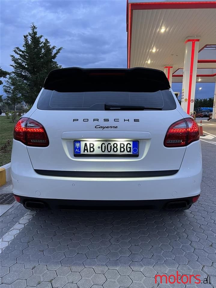2012' Porsche Cayenne photo #6