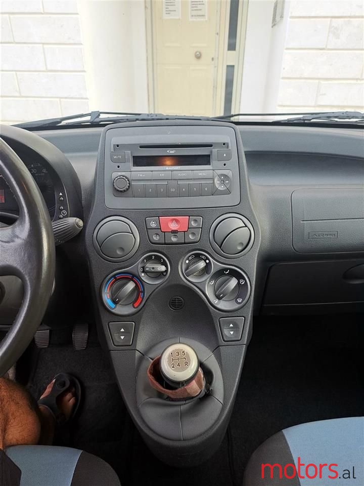 2009' Fiat Panda photo #4