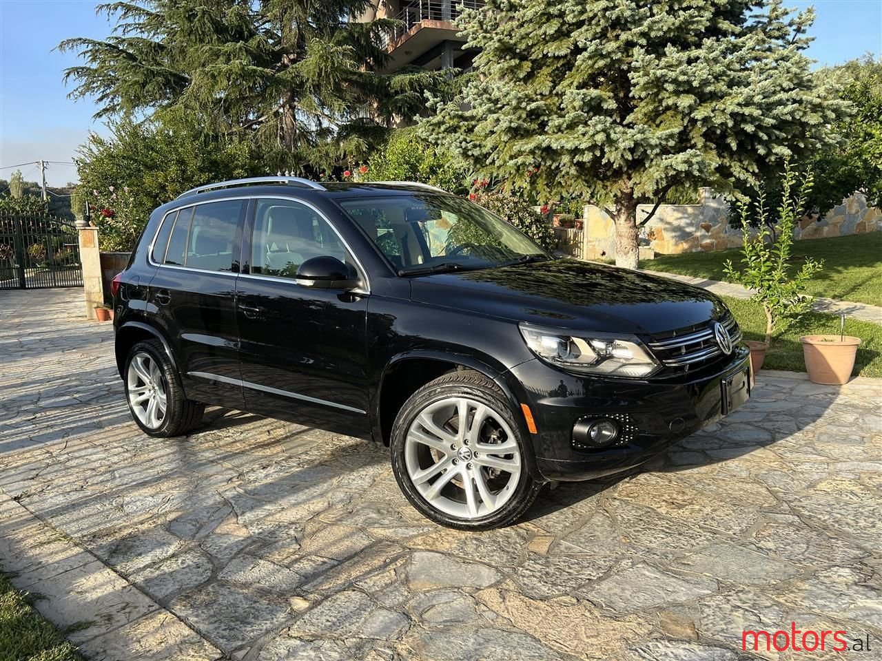 2013' Volkswagen Tiguan photo #2
