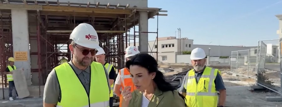 Hekurudha Tiranë-Rinas-Durrës/ Balluku inspekton punimet për ndërtimin e stacioneve