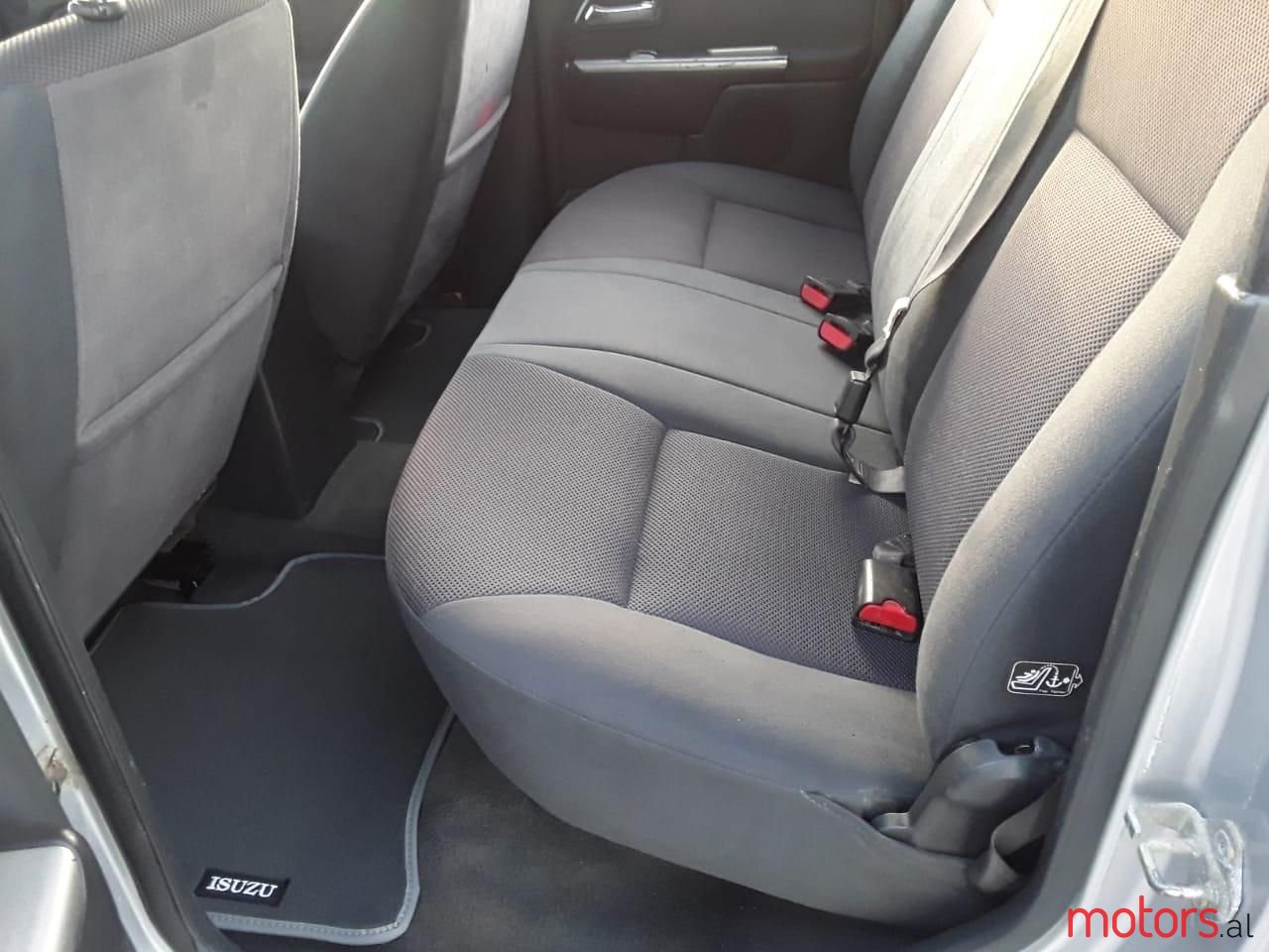 2010' Isuzu D-Max photo #4