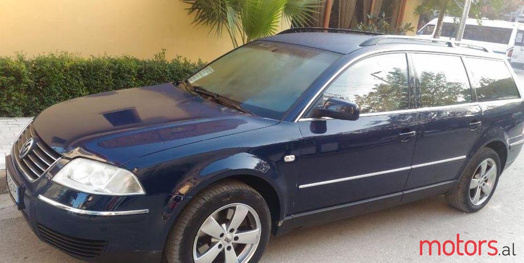 2002' Volkswagen Passat photo #1