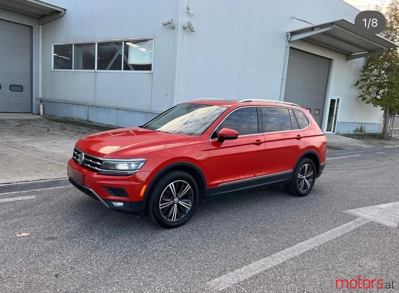 2018' Volkswagen Tiguan photo #1