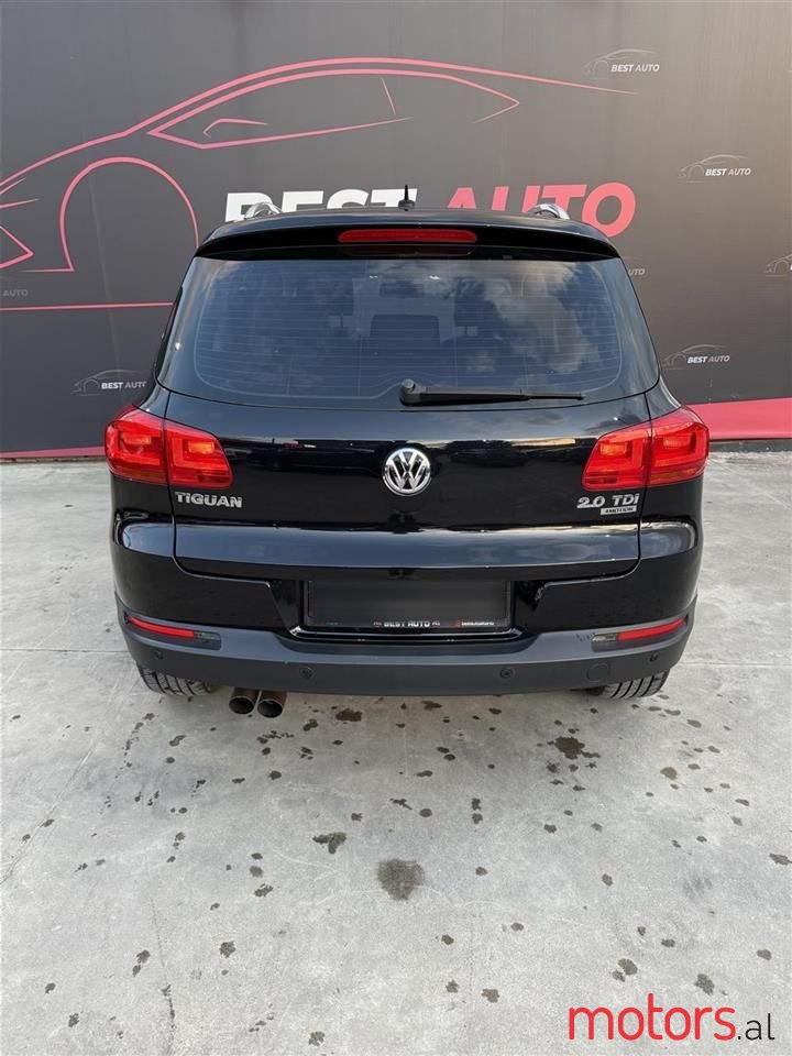 2015' Volkswagen Tiguan photo #4