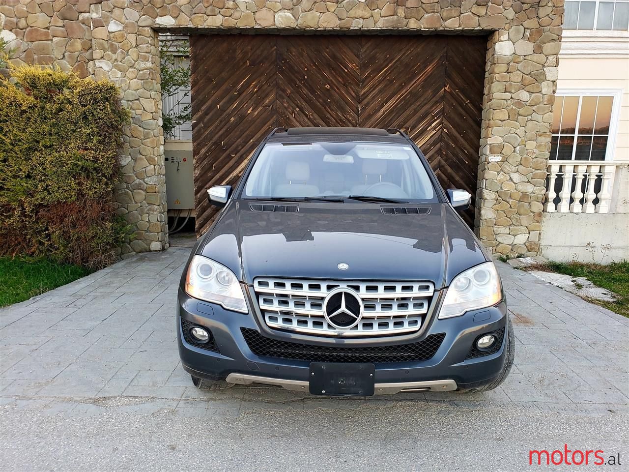 2011' Mercedes-Benz ML 350 photo #1