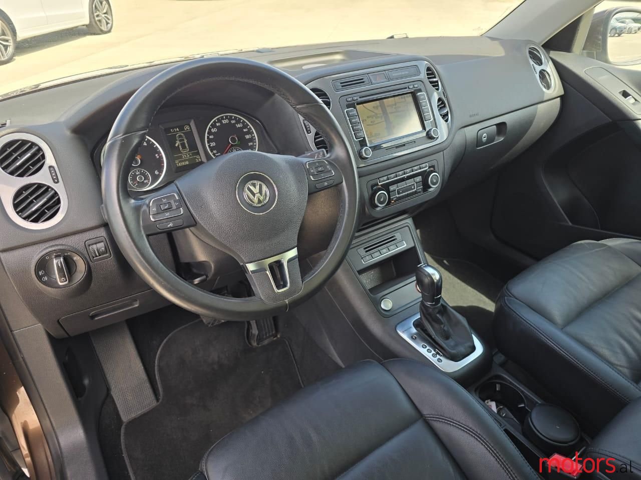 2012' Volkswagen Tiguan photo #6