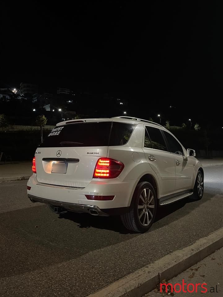 2011' Mercedes-Benz ML 350 photo #3