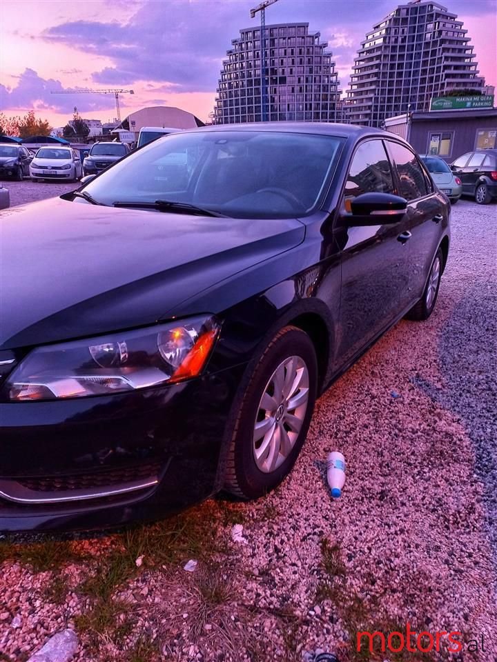 2013' Volkswagen Passat photo #3