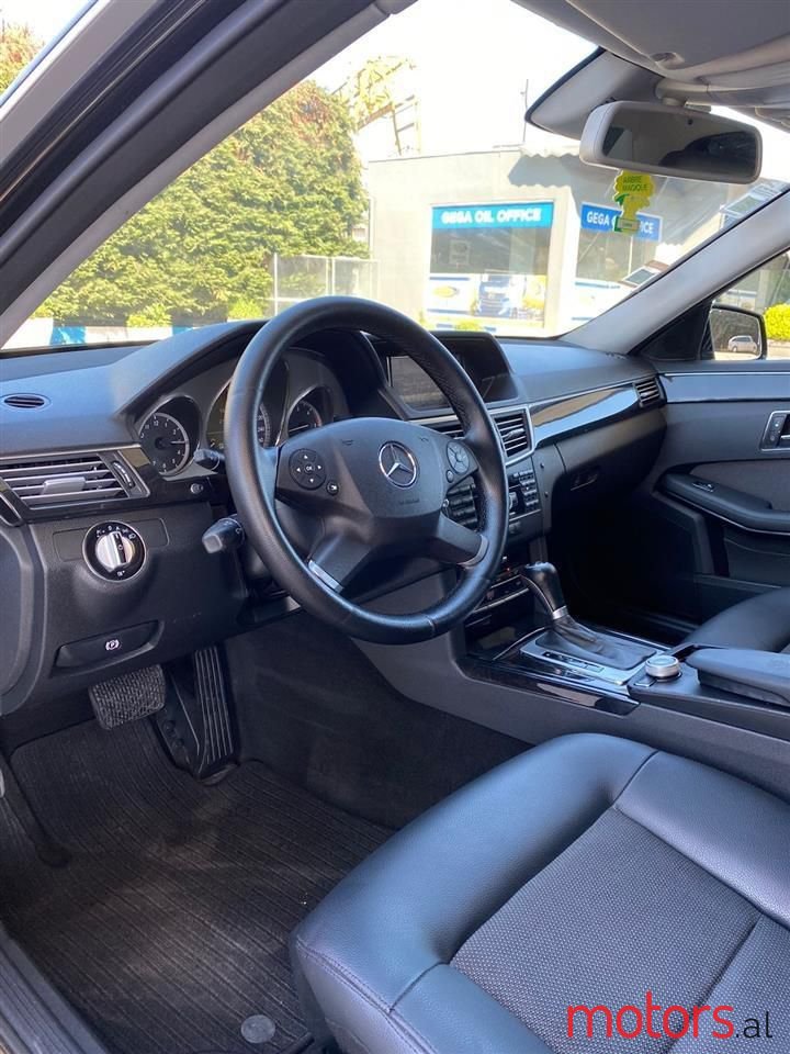 2009' Mercedes-Benz E 220 photo #5