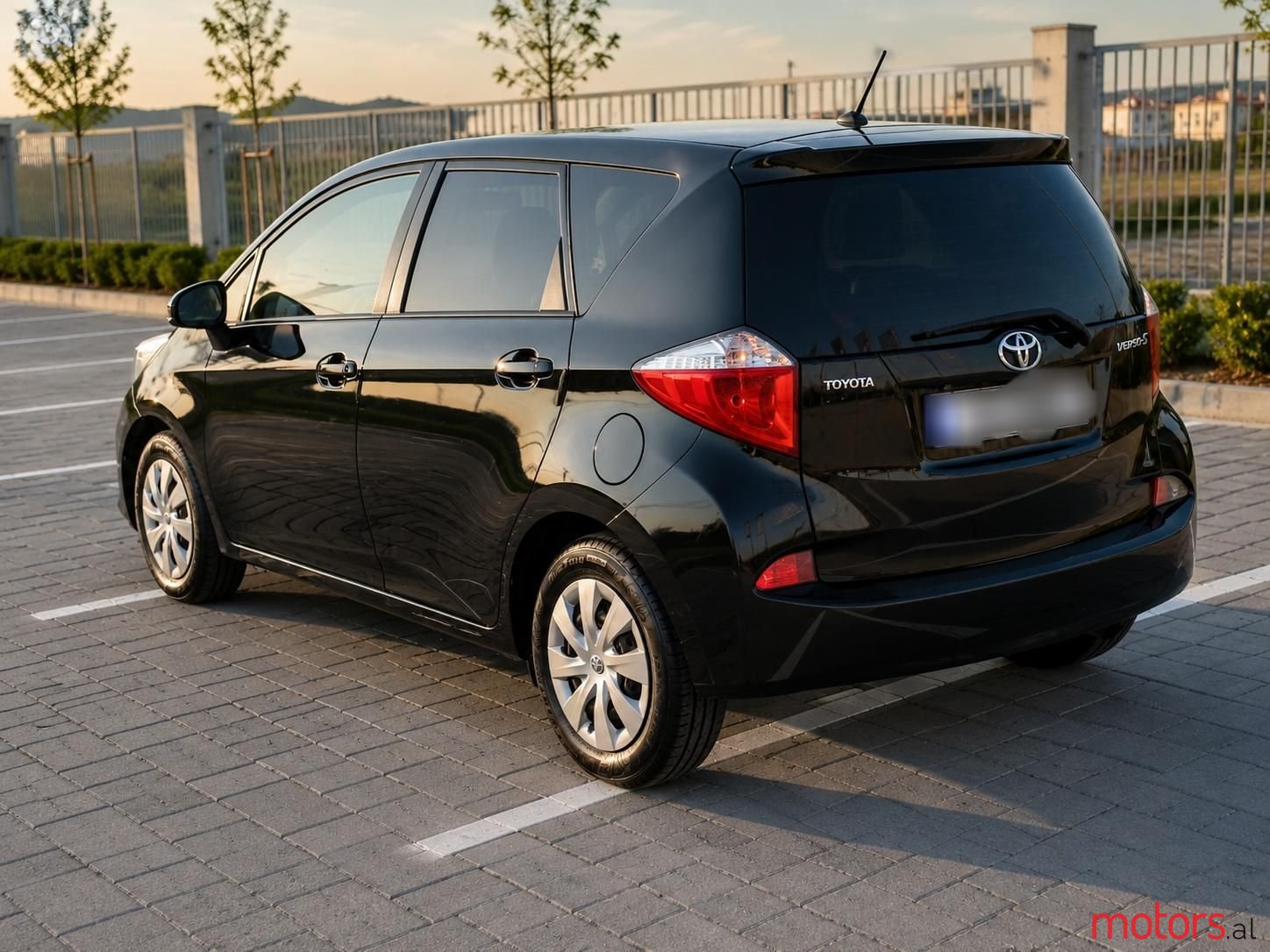 2013' Toyota Verso-S photo #5