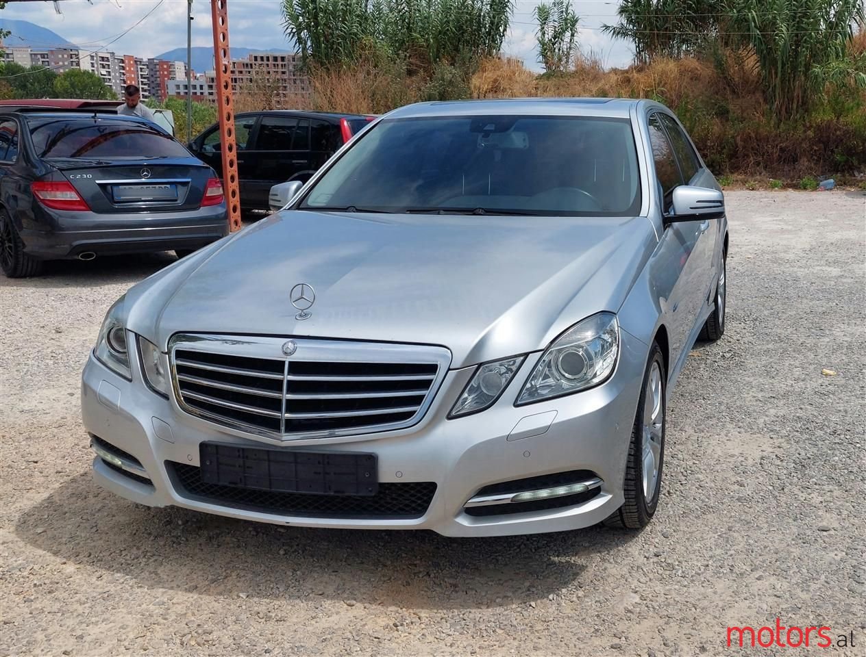 2011' Mercedes-Benz E 220 photo #6