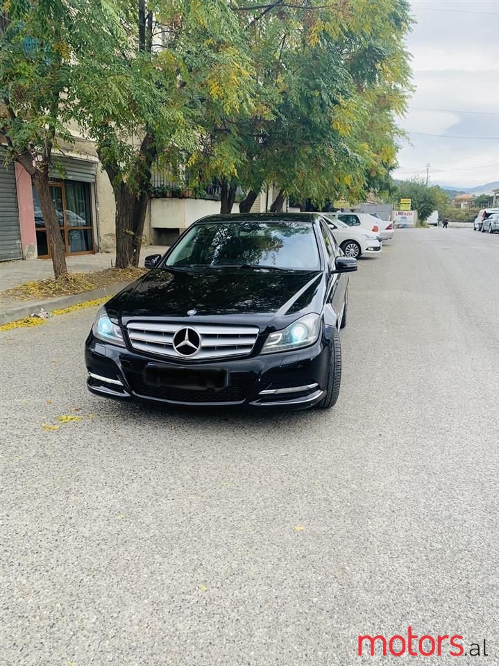 2012' Mercedes-Benz C 250 photo #5