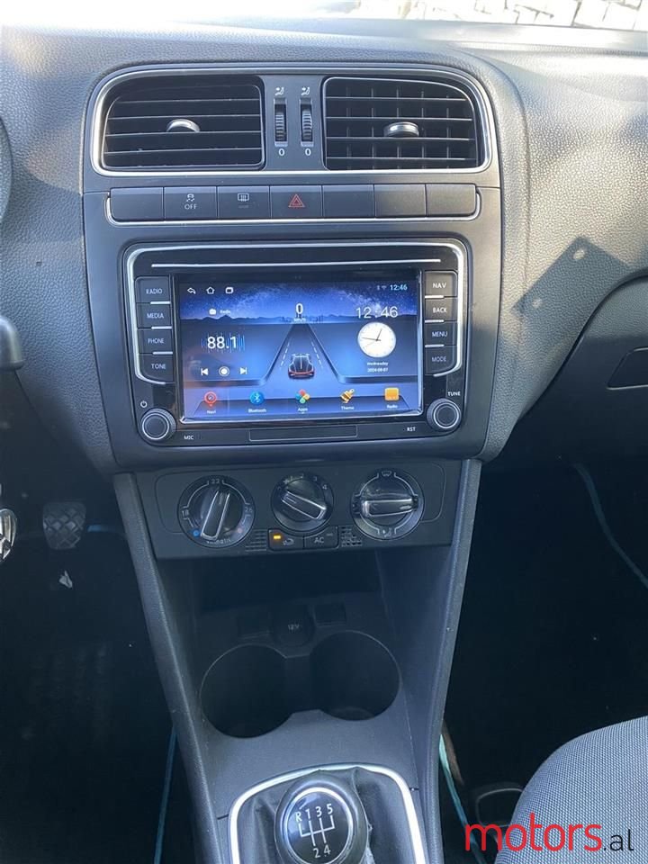 2009' Volkswagen Polo photo #4