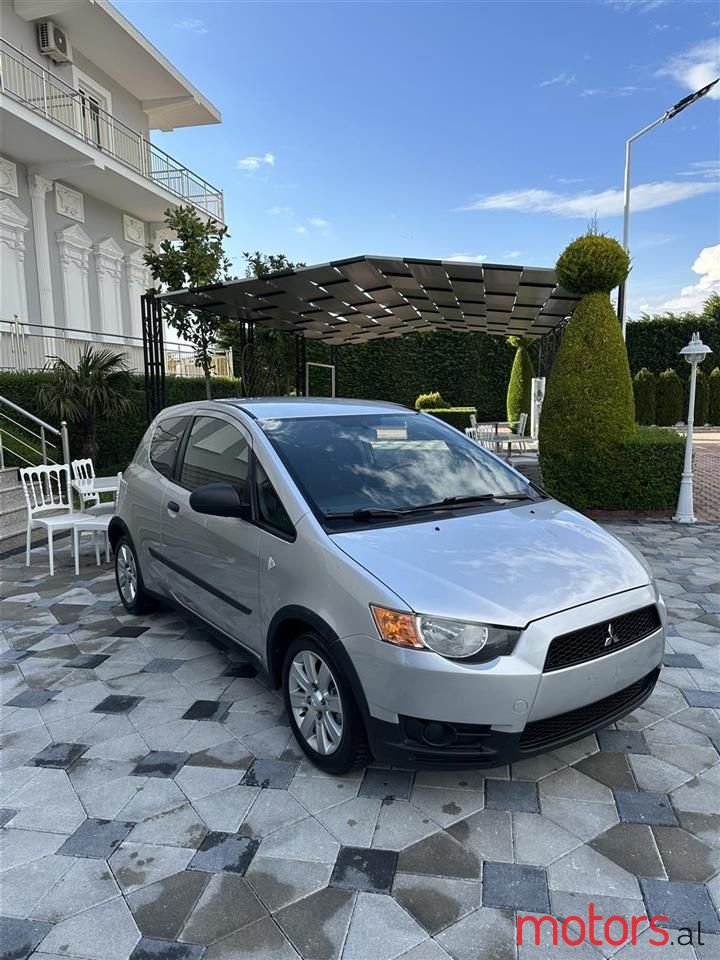 2012' Mitsubishi Colt photo #2