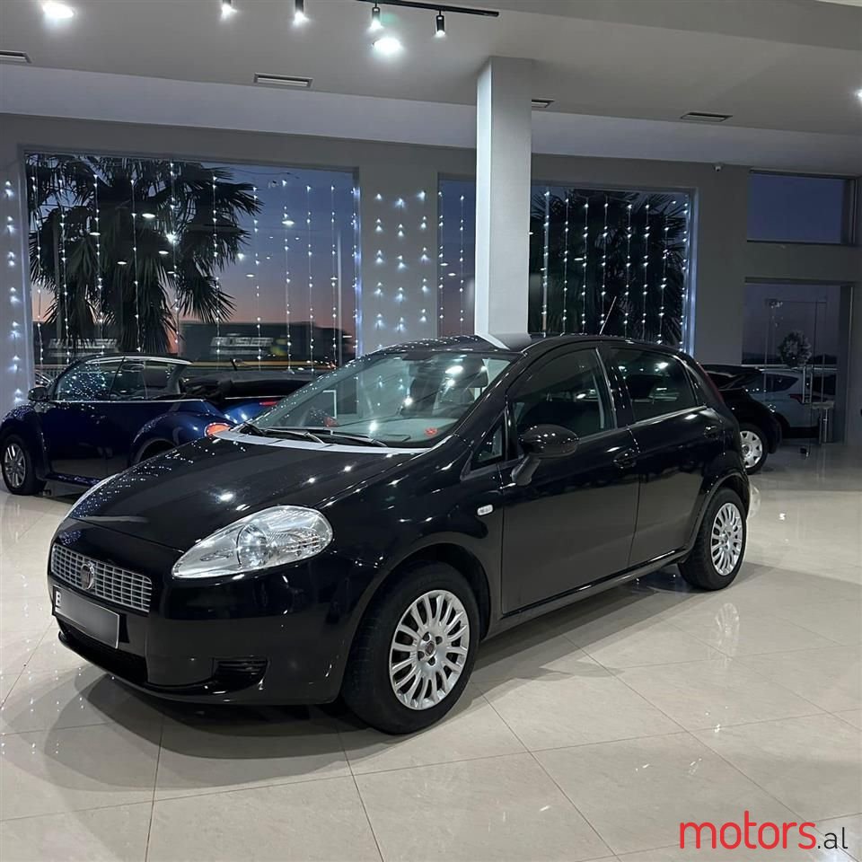 2013' Fiat Punto photo #1