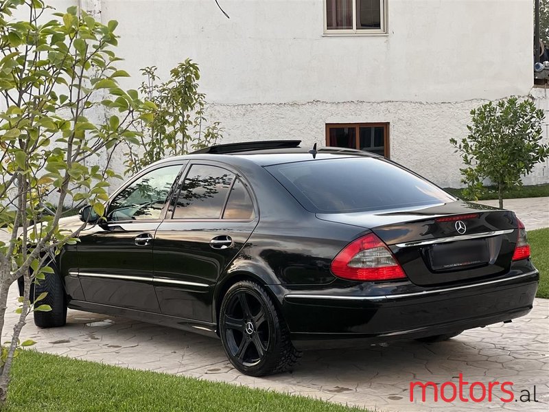 2007' Mercedes-Benz E 320 photo #2