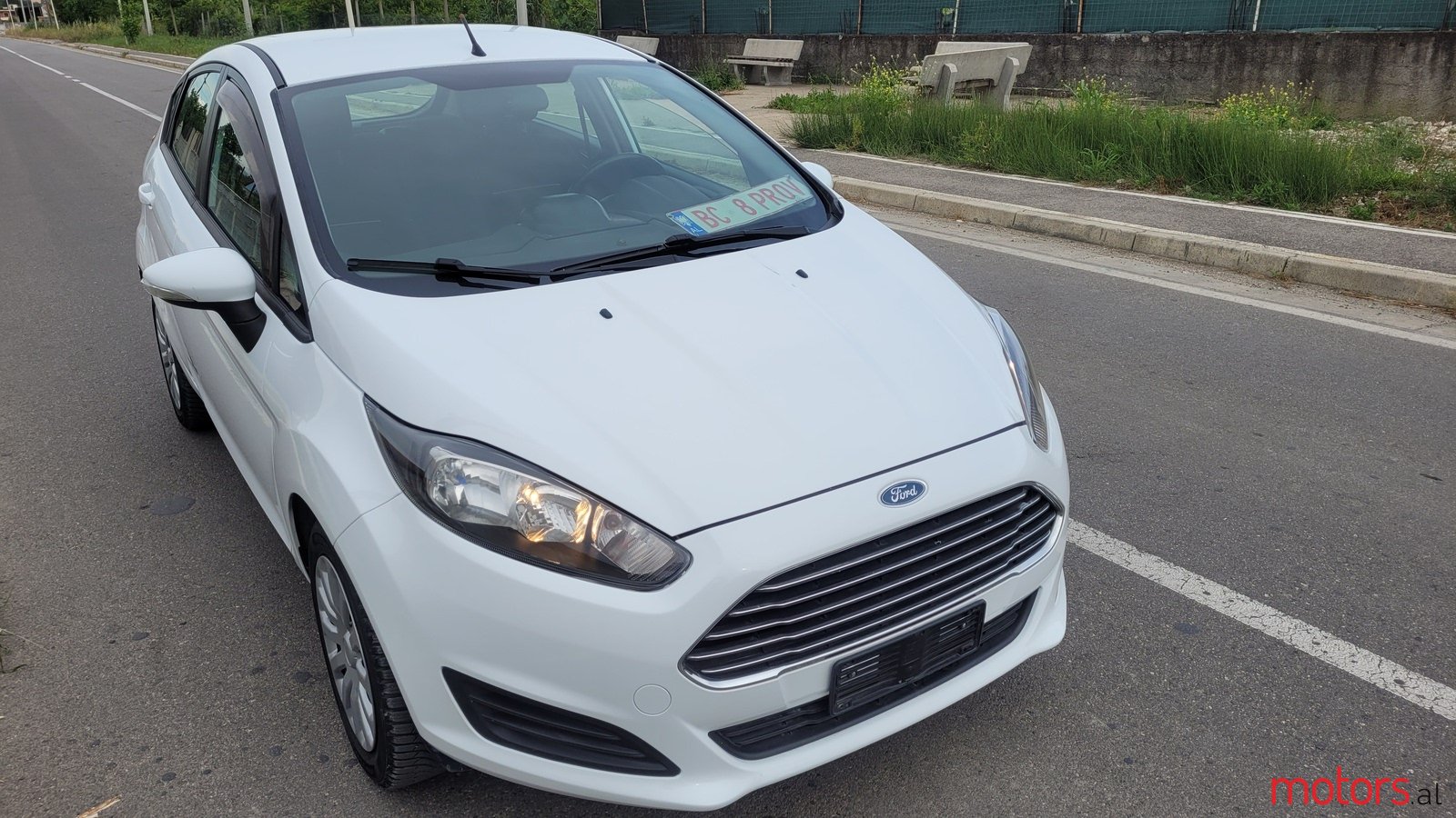 2013' Ford Fiesta photo #2