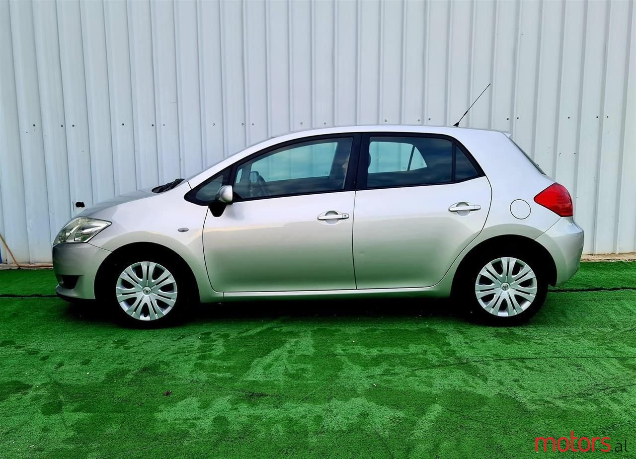 2008' Toyota Auris photo #2