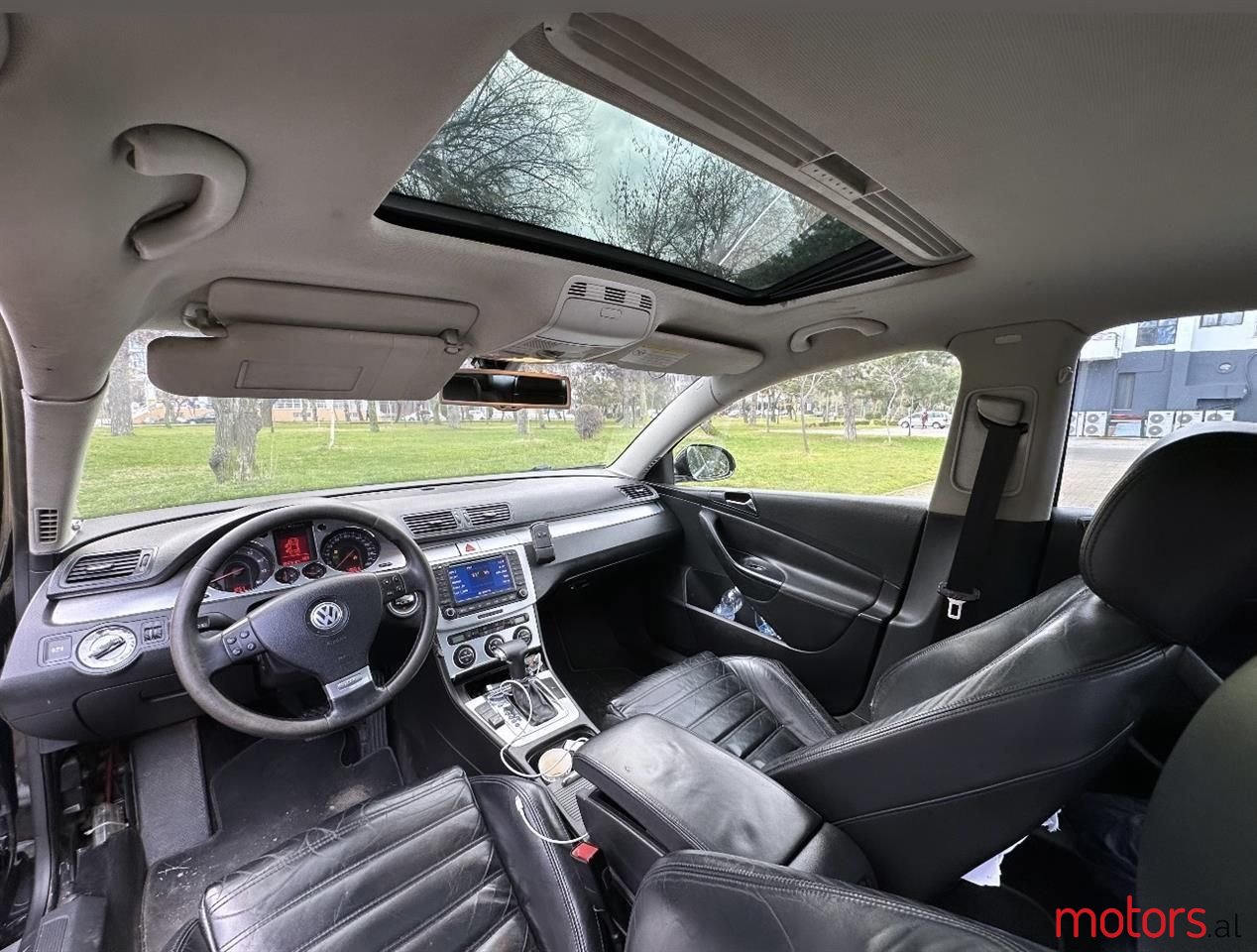 2005' Volkswagen Passat photo #5