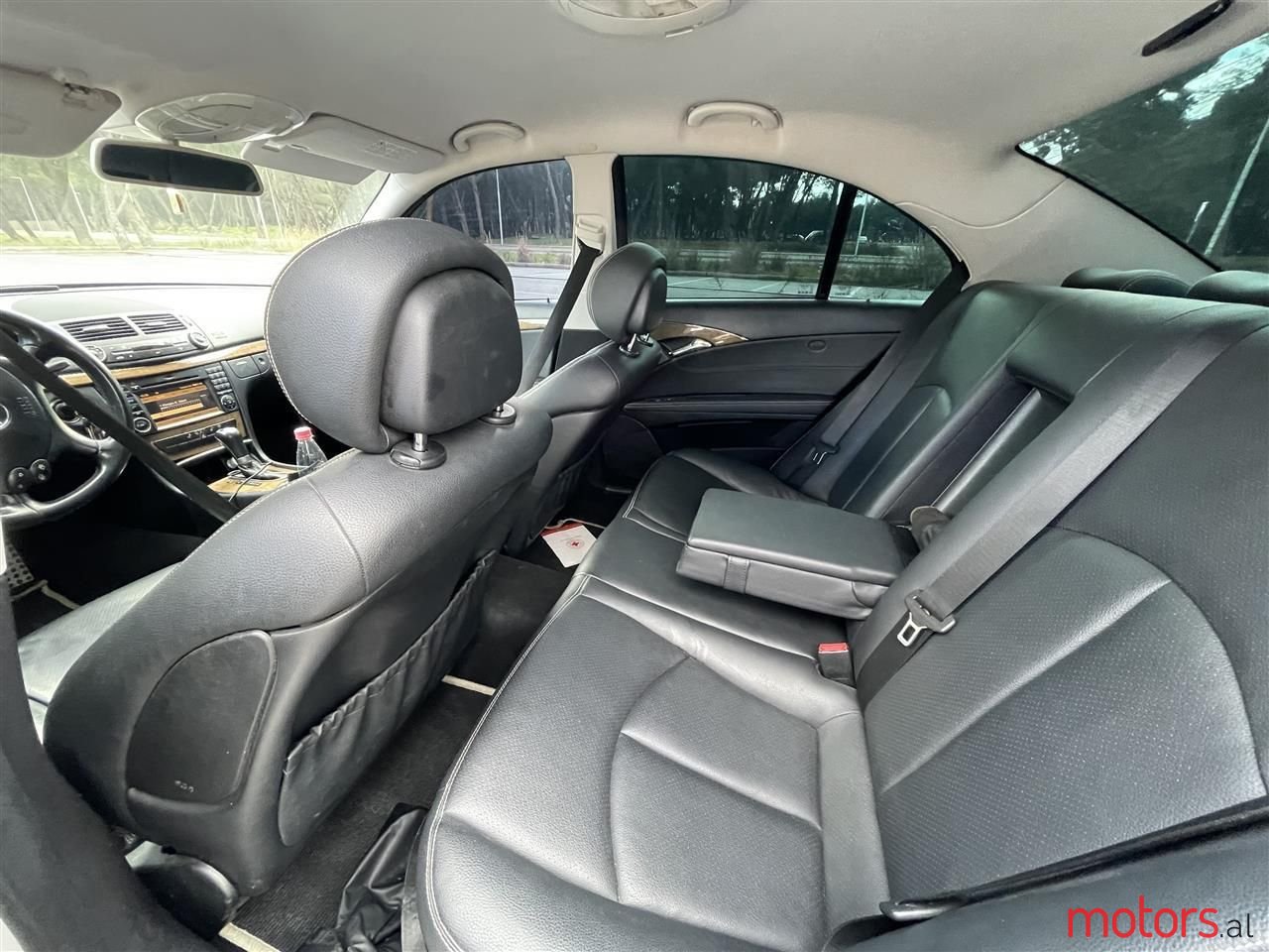 2009' Mercedes-Benz 320 photo #4