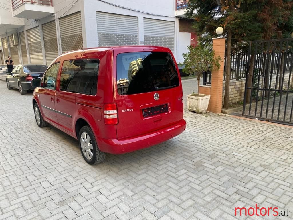 2011' Volkswagen Caddy photo #5