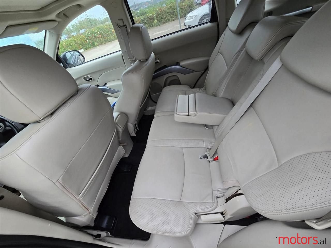 2007' Mitsubishi Outlander photo #6