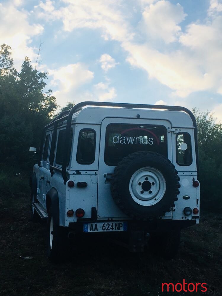 2008' Land Rover Defender photo #3