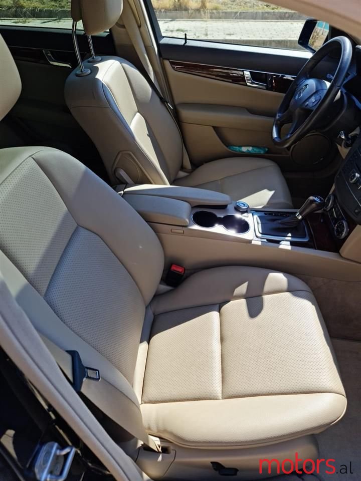 2010' Mercedes-Benz C 250 photo #4