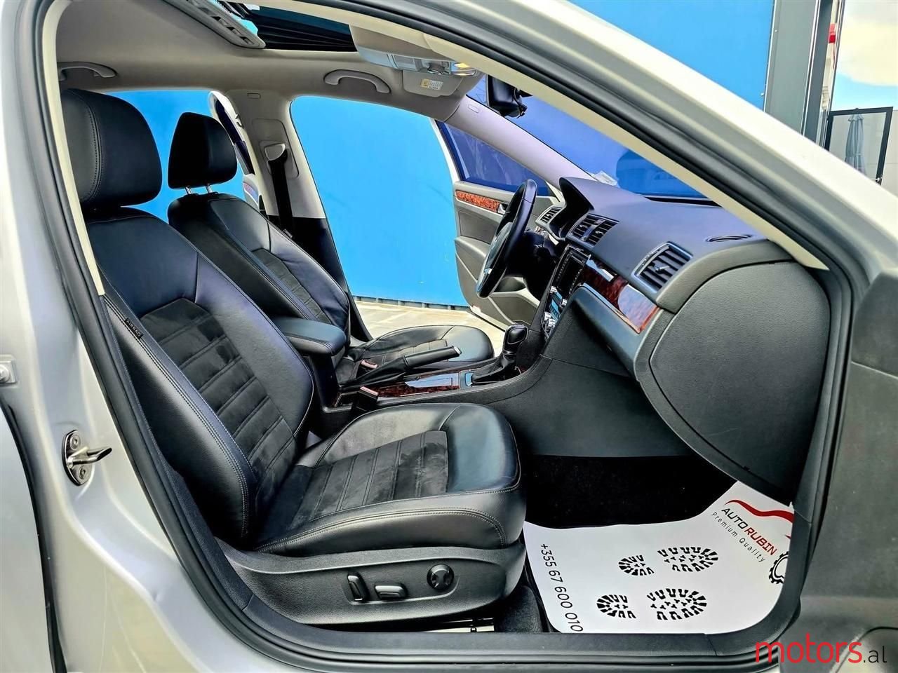 2013' Volkswagen Passat photo #6