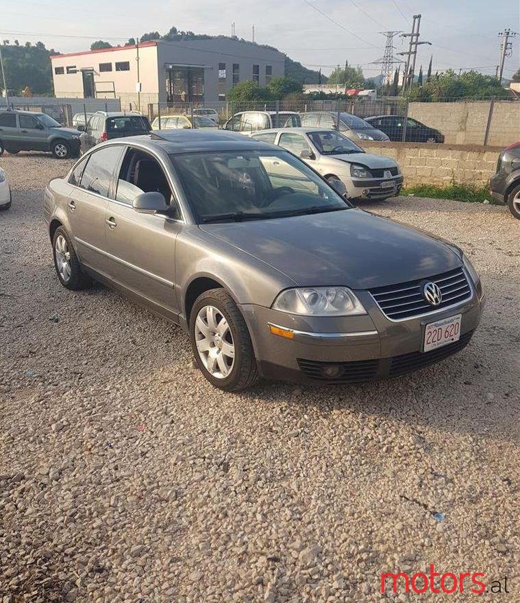 2005' Volkswagen Passat photo #1