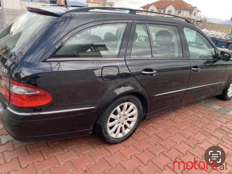 2006' Mercedes-Benz 220 photo #2