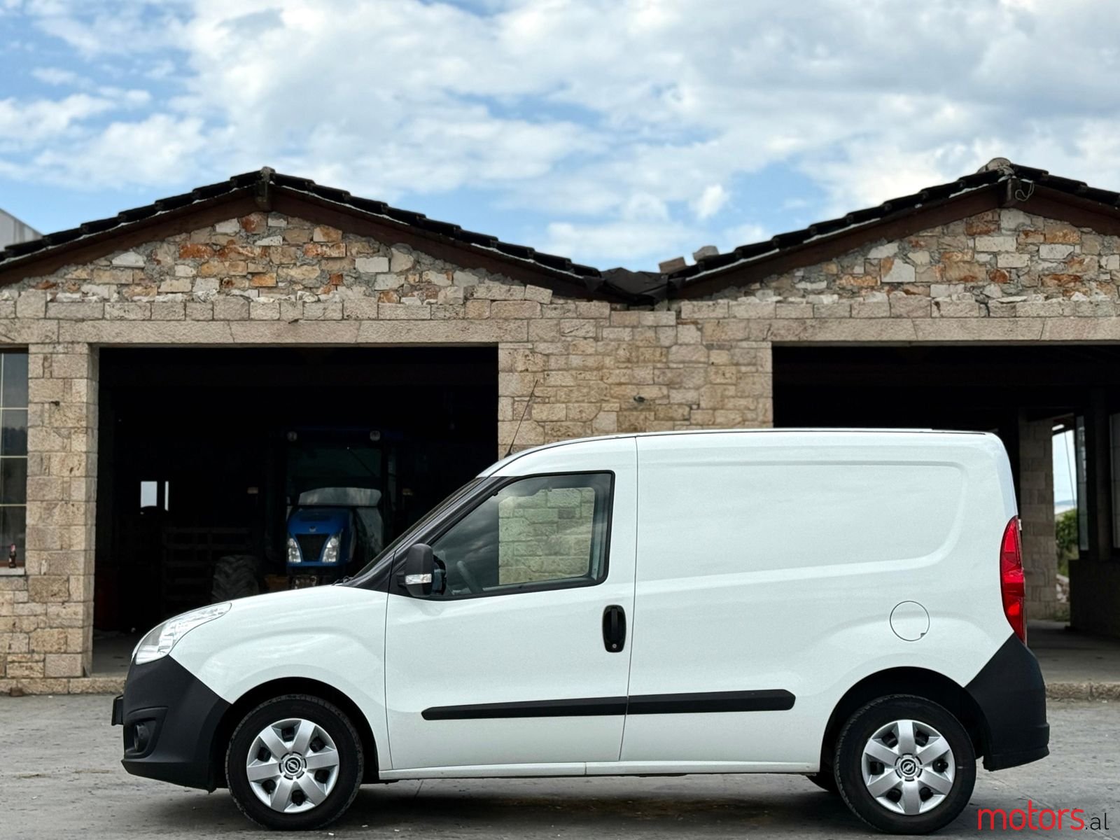 2011' Opel Combo photo #6