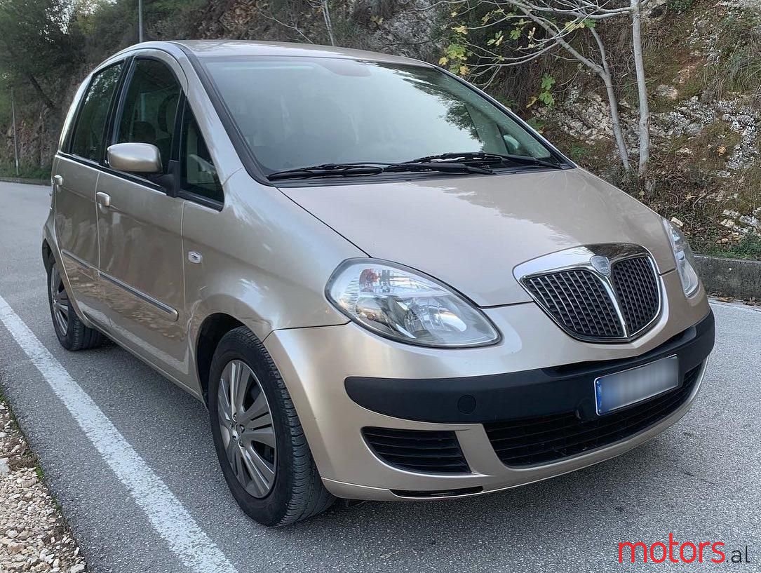 2005' Lancia Musa photo #1