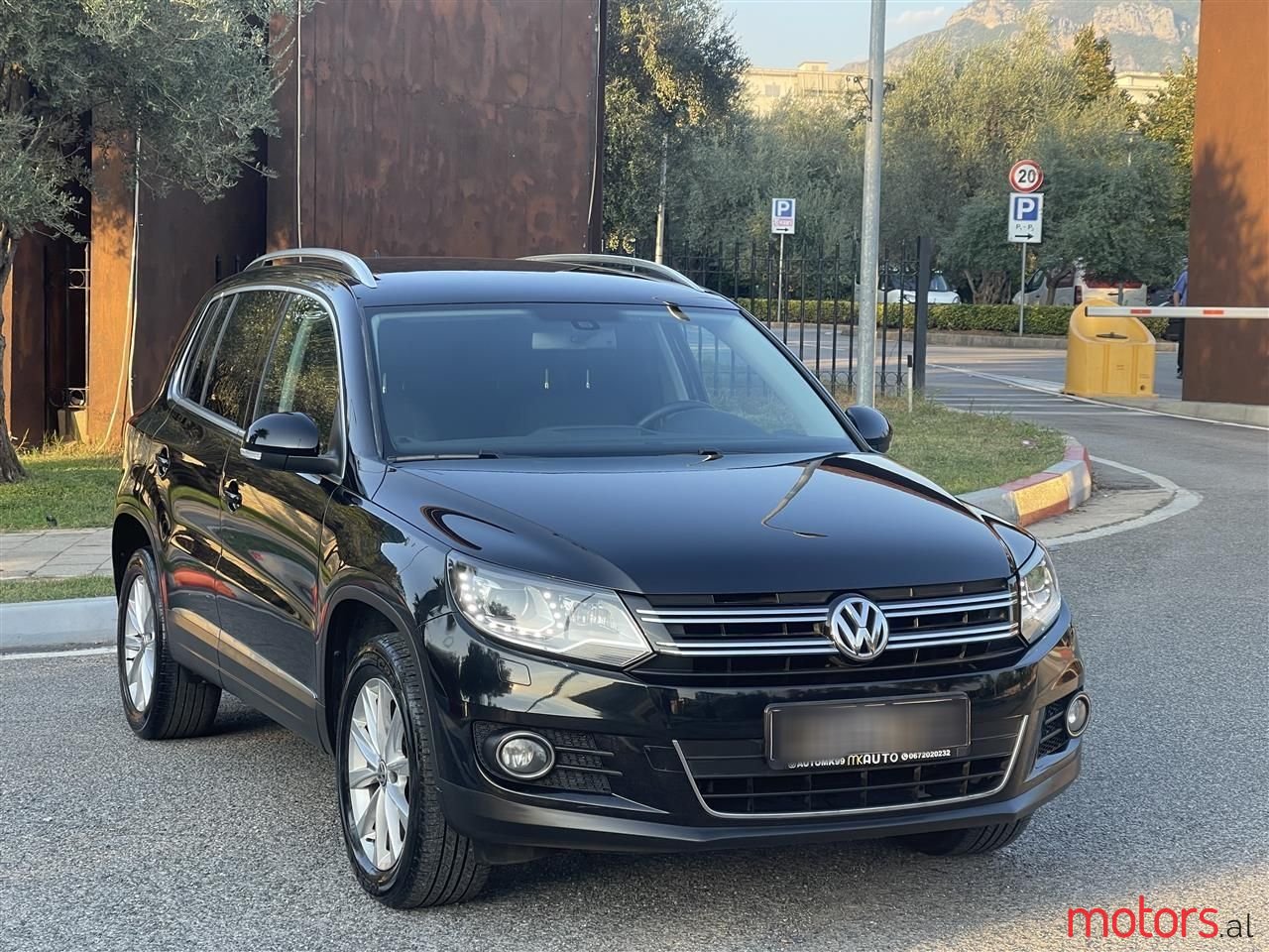 2014' Volkswagen Tiguan photo #1