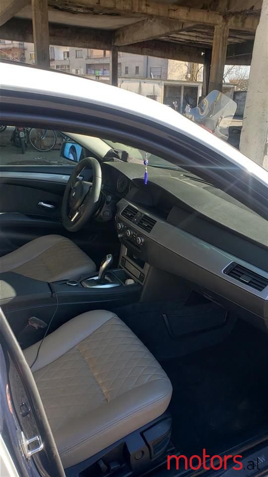 2008' BMW 530 photo #2