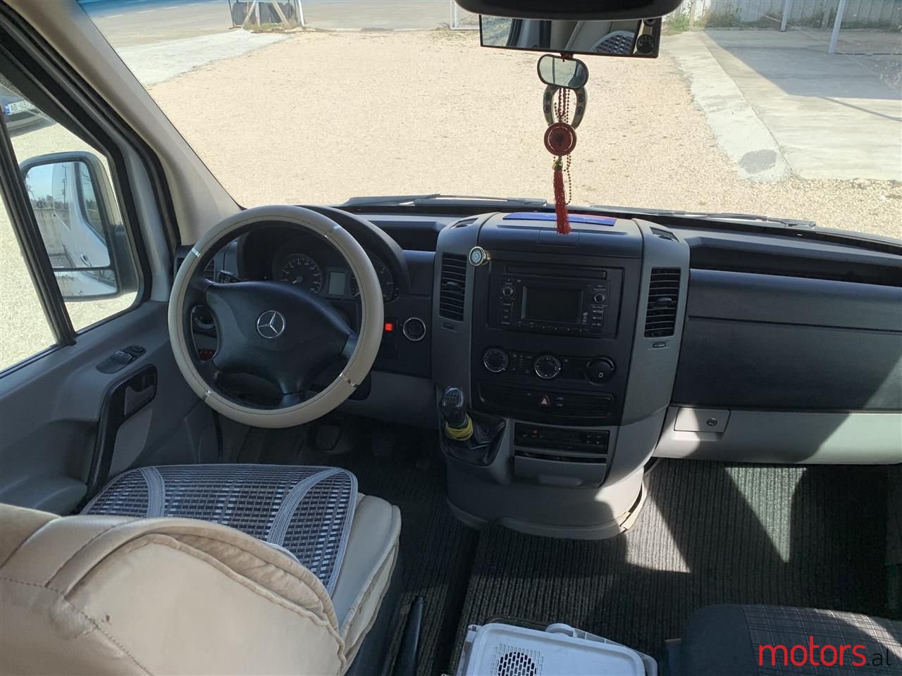 2008' Mercedes-Benz Viano photo #2