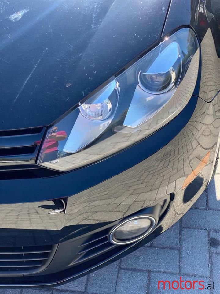 2011' Volkswagen Golf photo #4