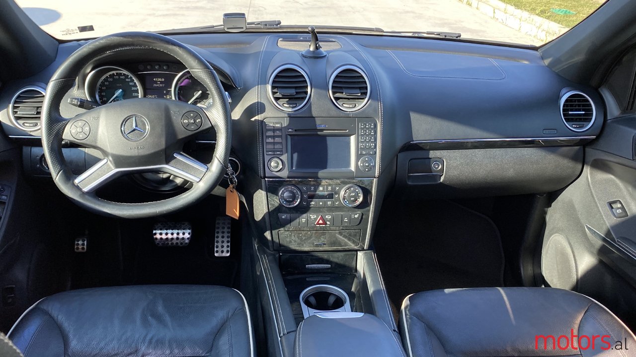 2011' Mercedes-Benz ML 300 photo #7