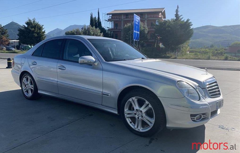 2007' Mercedes-Benz E 320 photo #1