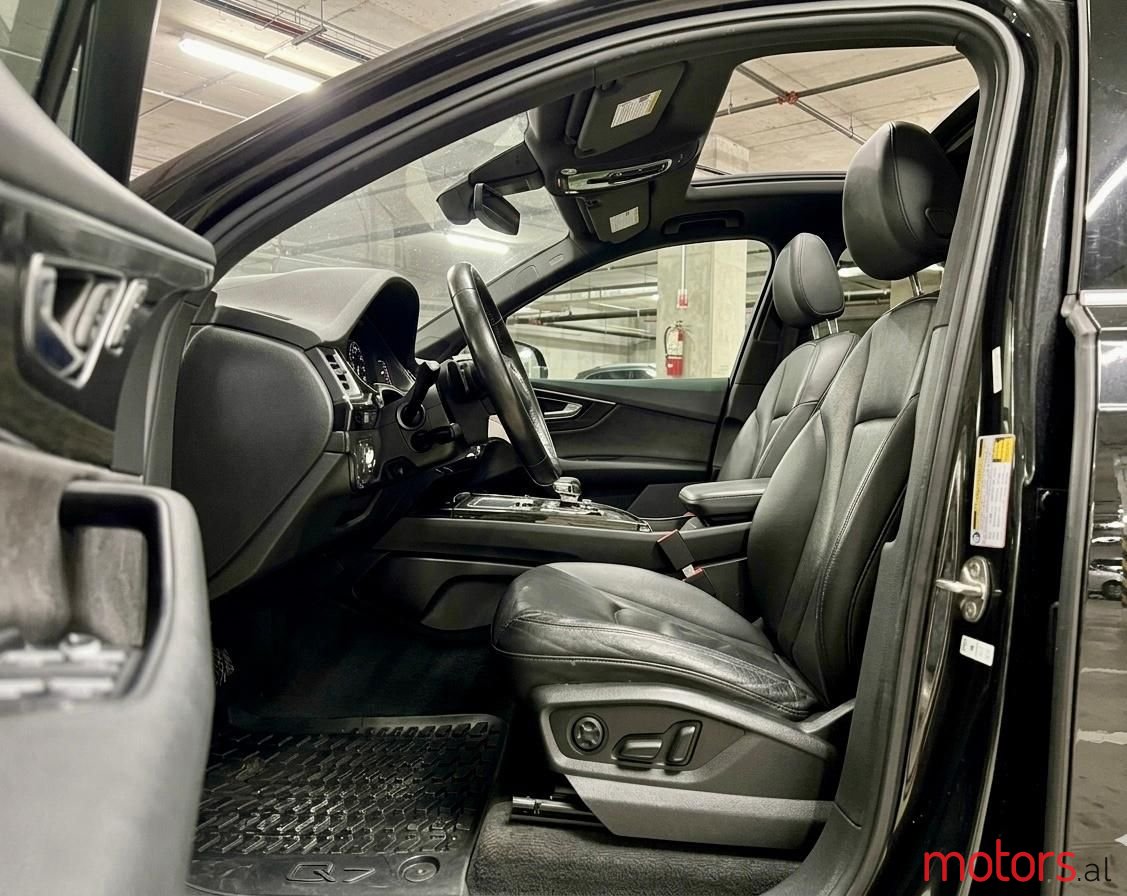 2018' Audi Q7 photo #4